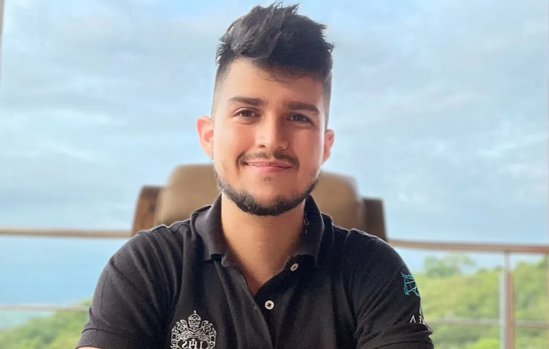 Esteban Mosquera, estudiante de Biología Esteban Mosquera, estudiante de Biología
