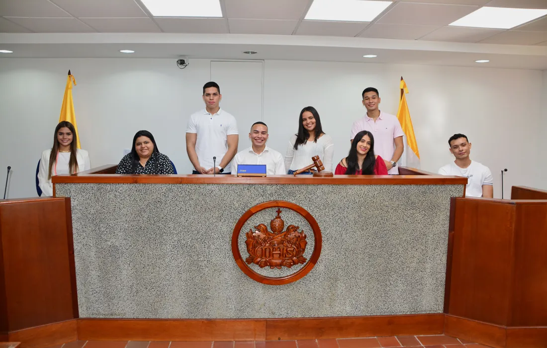 Carrera de Derecho recibió la REacreditación de Alta Calidad