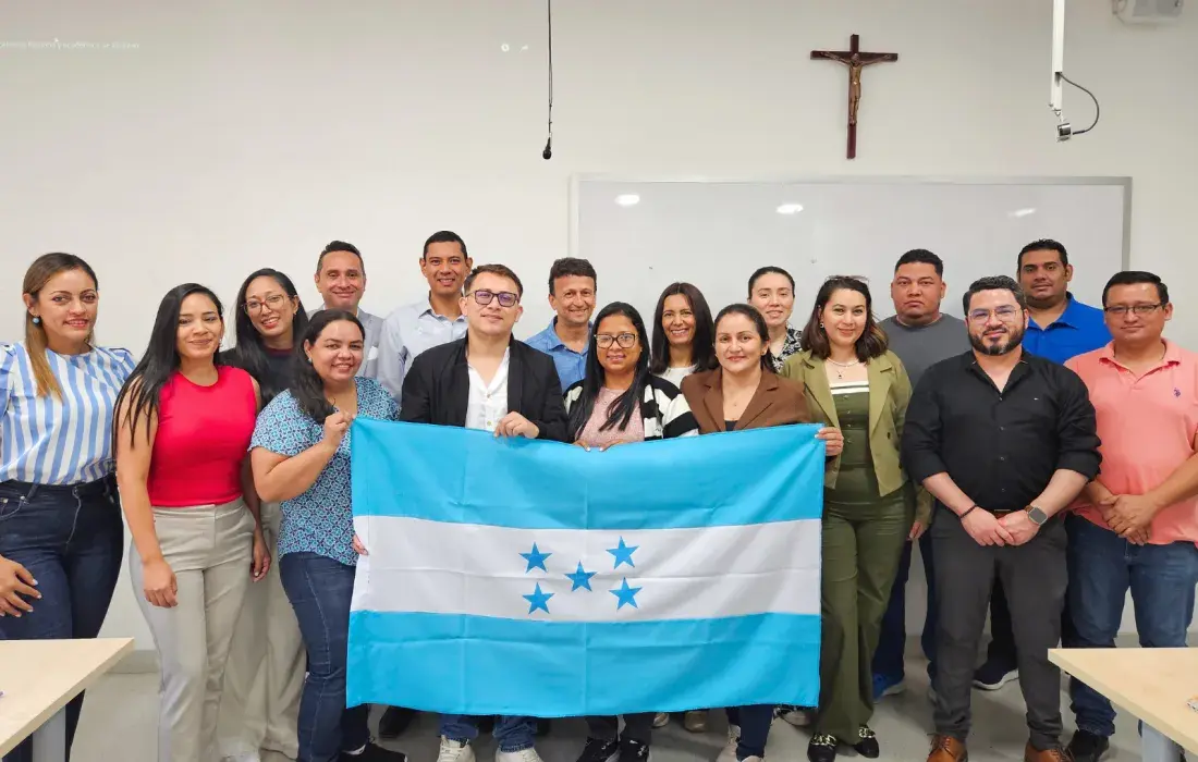 Estudiantes posgrado de Honduras visitan la Javeriana Cali y aprenden sobre la salud pública colombiana 