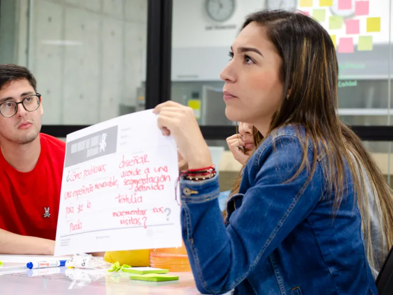 Hackaton, una experiencia de innovación colaborativa con empresas que le apuesta a metodologías de enseñanza de clase mundial