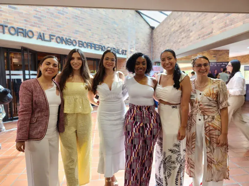Foto grupo de mujeres en el Gran Simposio de Medicina Familiar